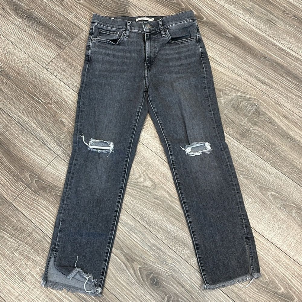 Levi’s High Rise Distressed Black Ripped Knees Size 29
